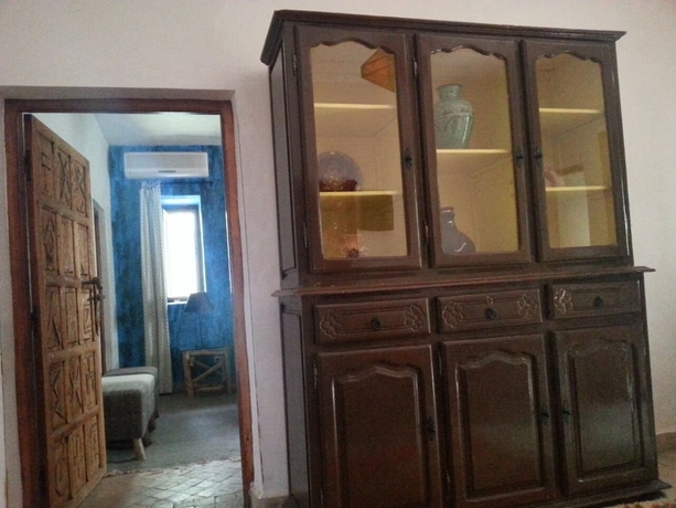 Imagen de los interiores del Hotel La Cl&eacute; Des Huiles. Foto 18