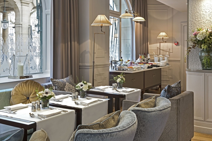 Imagen del bar/restaurante del Hotel La Clef Louvre Paris By The Crest Collection. Foto 8