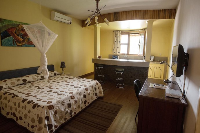 Imagen de la habitación del Hotel La Coccinelle. Foto 9