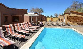 Imagen de la piscina del Hotel La Cochera. Foto 7