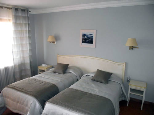 Imagen de la habitación del Hotel La C&ocirc;te Bleue. Foto 9