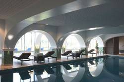 Imagen de la piscina del Hotel La Côte Saint Jacques and Spa. Foto 14