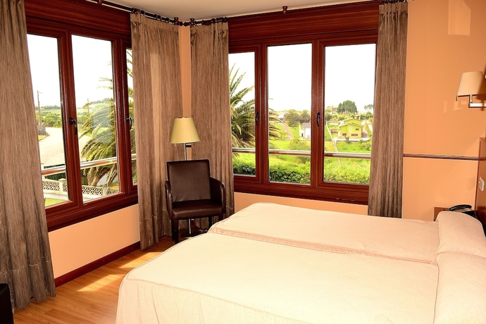 Imagen de la habitación del Hotel La Colina, Gijón. Foto 5