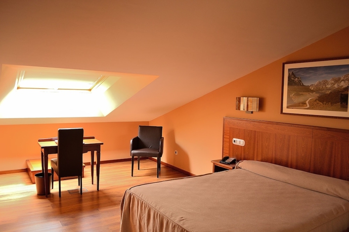 Imagen de la habitación del Hotel La Colina, Gijón. Foto 11