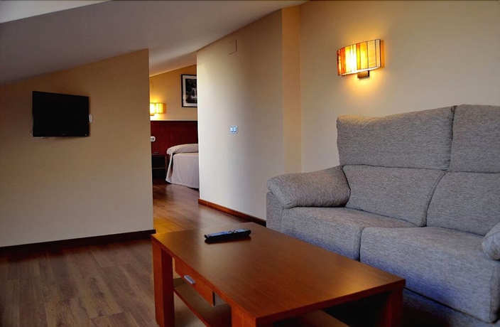 Imagen de la habitación del Hotel La Colina, Gijón. Foto 13