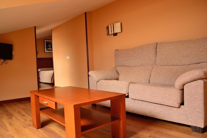 Imagen de la habitación del Hotel La Colina, Gijón. Foto 14