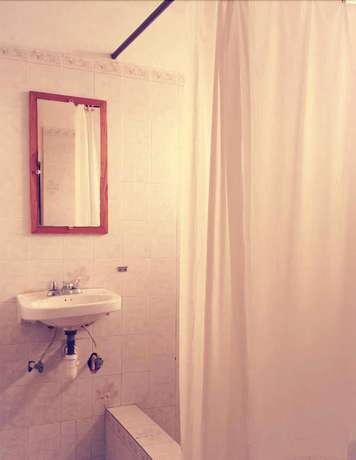 Imagen de la habitación del Hotel La Colline. Foto 7