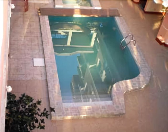 Imagen de la piscina del Hotel La Colline. Foto 20