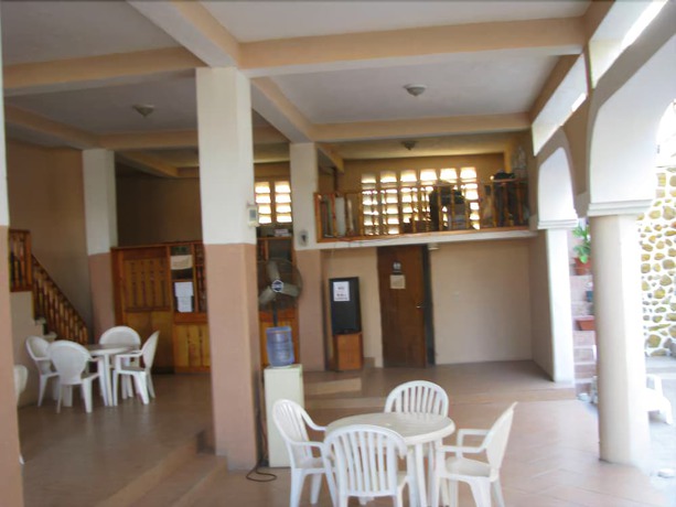 Imagen de los interiores del Hotel La Colline. Foto 15