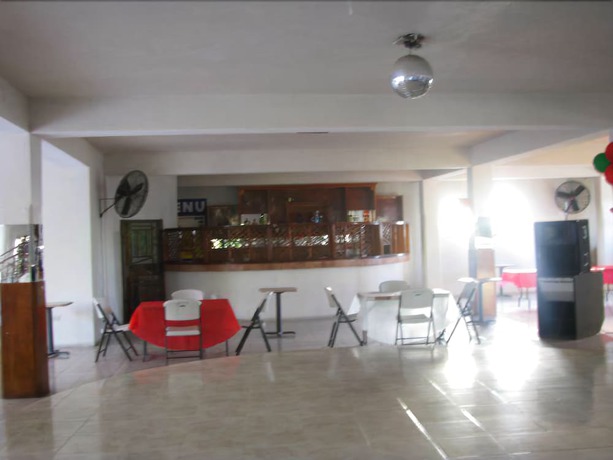 Imagen del bar/restaurante del Hotel La Colline. Foto 4