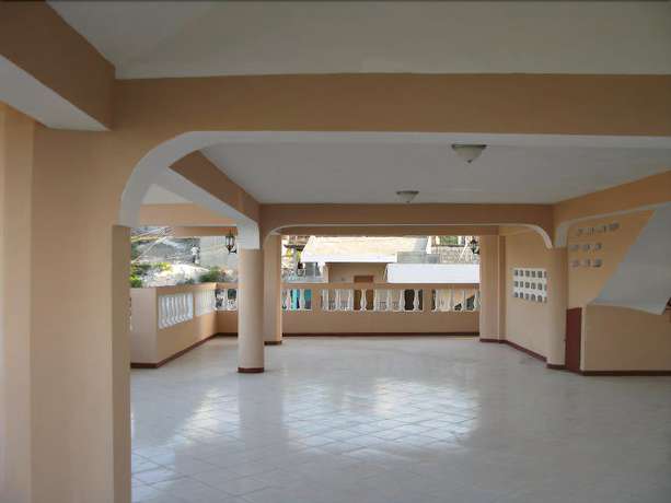 Imagen de los interiores del Hotel La Colline. Foto 17