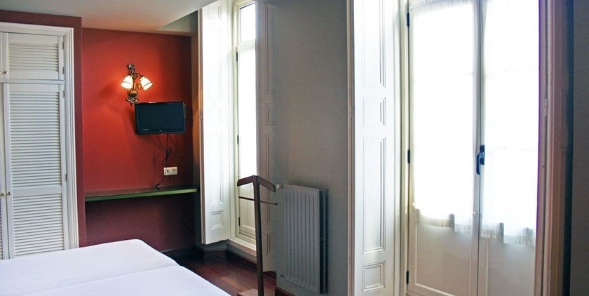 Imagen de la habitación del Hotel La Colmena. Foto 5