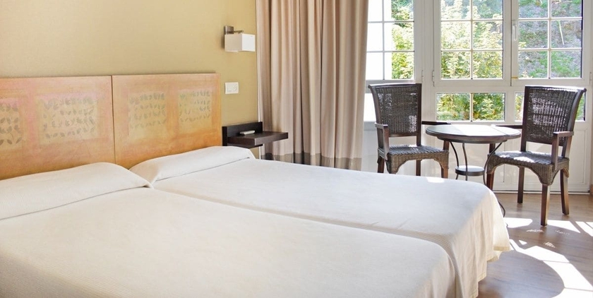 Imagen de la habitación del Hotel La Colmena, LUARCA. Foto 10