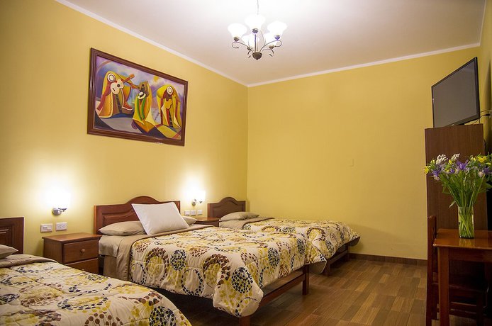 Imagen de la habitación del Hotel La Colmena, Santiago. Foto 3
