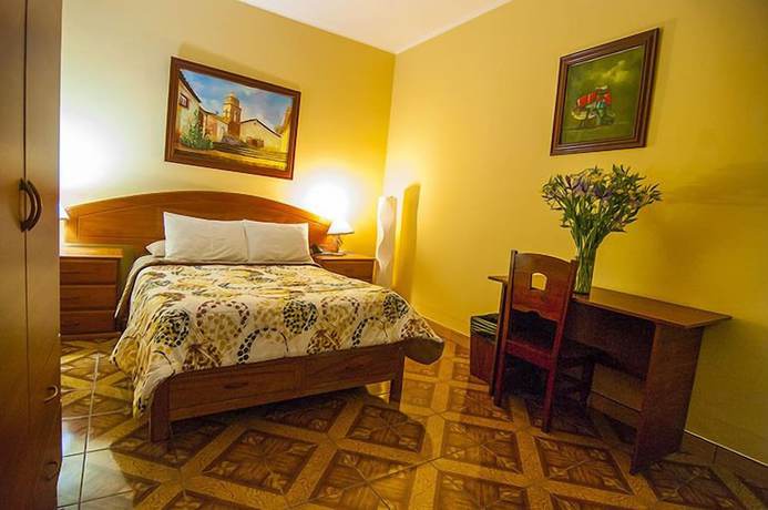 Imagen de la habitación del Hotel La Colmena, Santiago. Foto 4