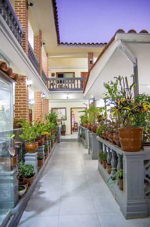 Imagen de los interiores del Hotel La Colmena, Santiago. Foto 16