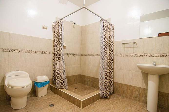 Imagen de la habitación del Hotel La Colmena, Santiago. Foto 7