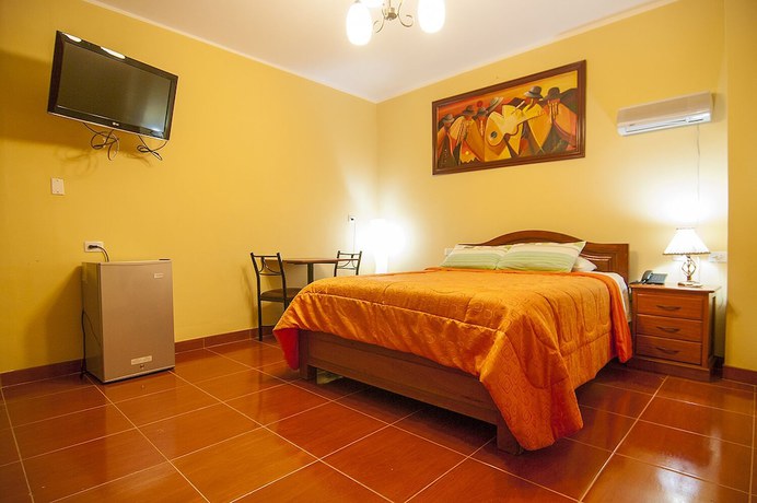 Imagen de la habitación del Hotel La Colmena, Santiago. Foto 9