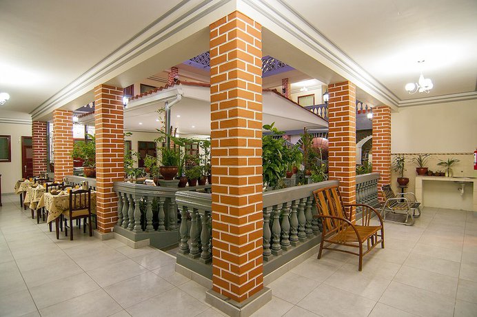 Imagen de los interiores del Hotel La Colmena, Santiago. Foto 18