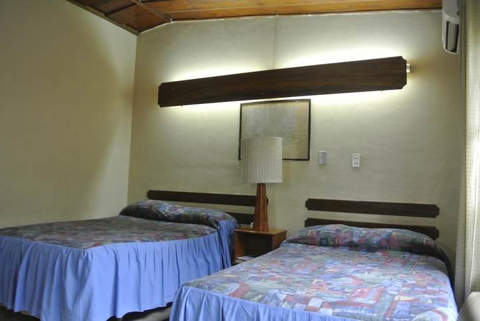 Imagen de la habitación del Hotel La Colonia, San Sebasti&aacute;n. Foto 8