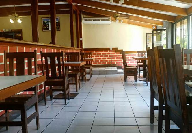 Imagen del bar/restaurante del Hotel La Colonia, San Sebasti&aacute;n. Foto 4