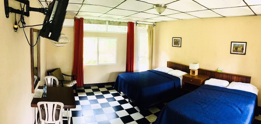 Imagen de la habitación del Hotel La Colonia, San Sebasti&aacute;n. Foto 16