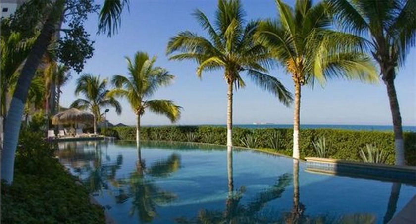 Imagen de la piscina del Hotel La Concha Beach and Club. Foto 11