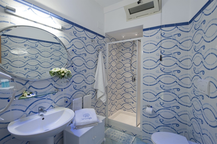 Imagen de la habitación del Hotel La Conchiglia, Praiano. Foto 5