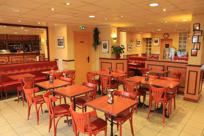 Imagen del bar/restaurante del Hotel La Consigne. Foto 3