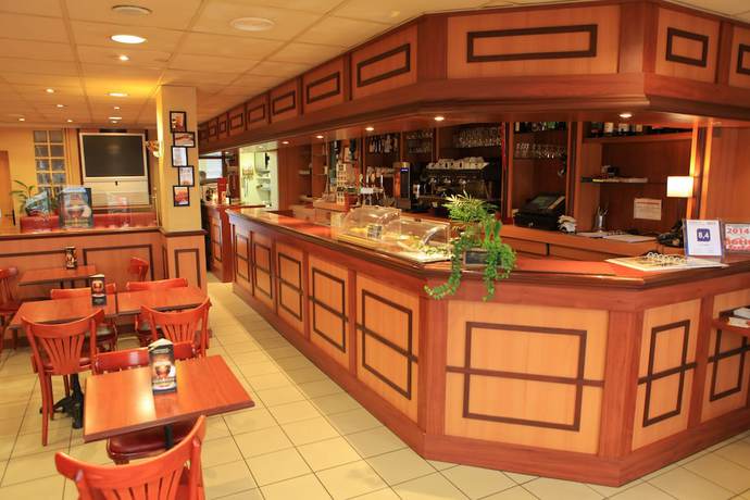 Imagen del bar/restaurante del Hotel La Consigne. Foto 5