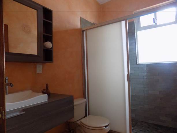 Imagen de la habitación del Hotel La Conspiraci&oacute;n. Foto 15