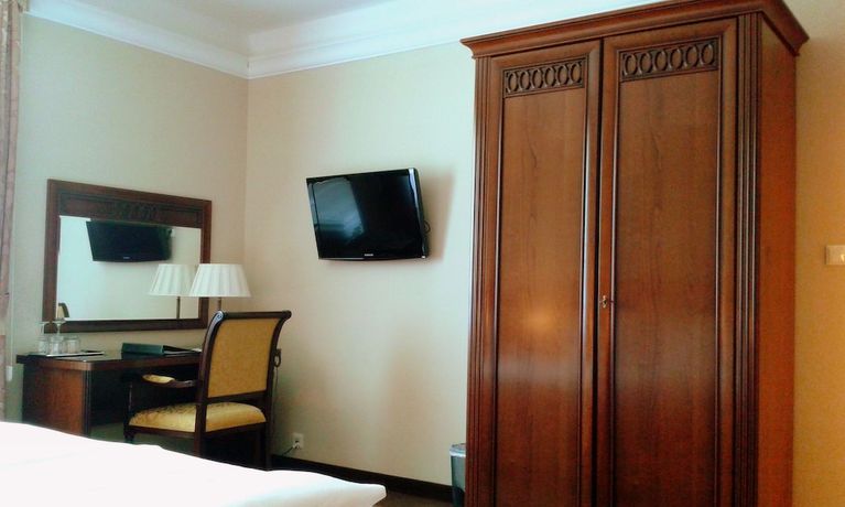 Imagen de la habitación del Hotel La Contessa Castle. Foto 3