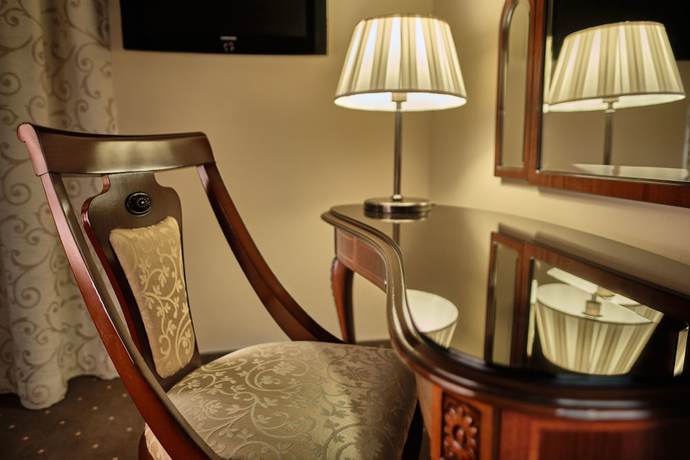 Imagen de la habitación del Hotel La Contessa Castle. Foto 4