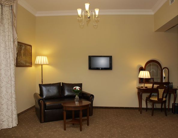 Imagen de la habitación del Hotel La Contessa Castle. Foto 10