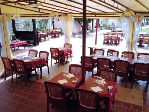 Imagen general del Hotel La Corniche Des Cevennes. Foto 5