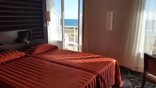 Imagen de la habitación del Hotel La Corniche. Foto 16