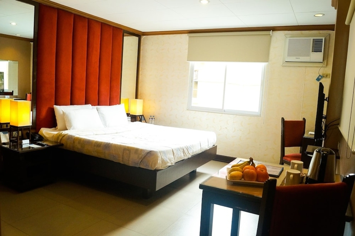 Imagen de la habitación del Hotel La Corona De Lipa. Foto 10
