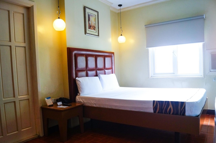 Imagen de la habitación del Hotel La Corona De Lipa. Foto 16
