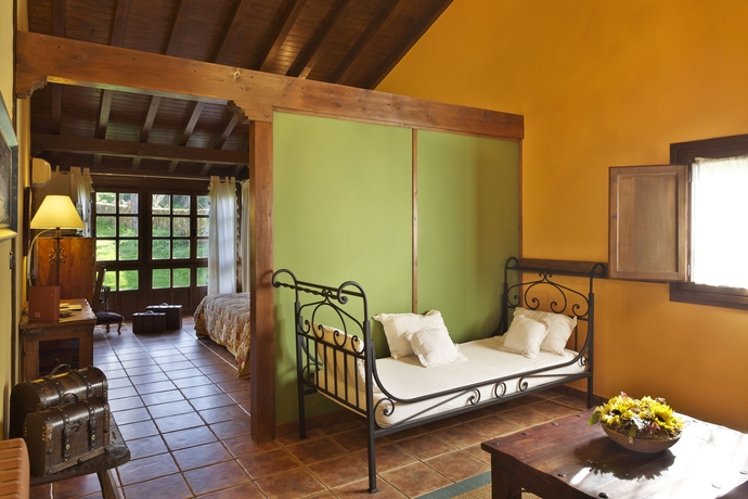 Imagen de la habitación del Hotel La Corte De Lugas. Foto 6