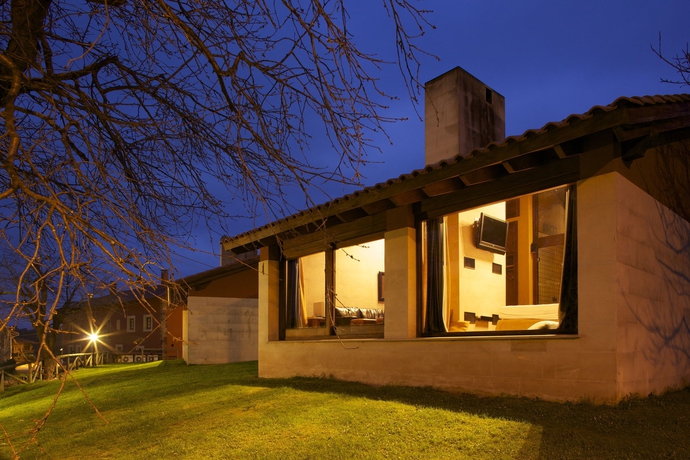 Imagen de los exteriores del Hotel La Corte De Lugas. Foto 11