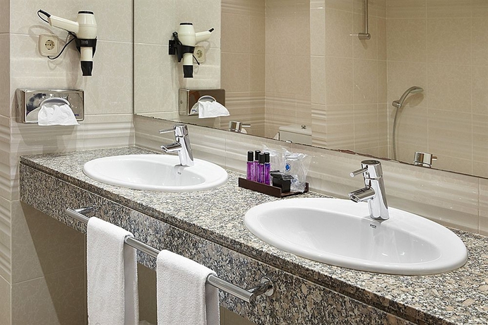 Imagen de la habitación del Hotel La Costa Golf and Beach Resort. Foto 2