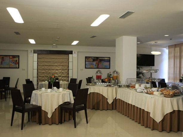 Imagen del bar/restaurante del Hotel La Costiera. Foto 5