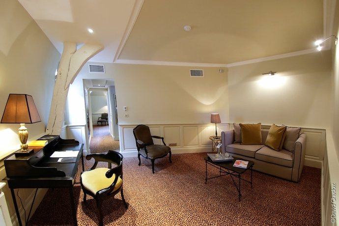 Imagen de la habitación del Hotel La Cour Berbisey. Foto 10