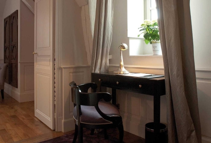 Imagen de la habitación del Hotel La Cour Berbisey. Foto 17