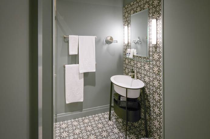 Imagen de la habitación del Hotel La Couronne Atelier Dependance. Foto 17