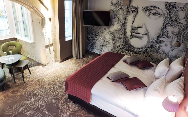 Imagen de la habitación del Hotel La Couronne. Foto 5