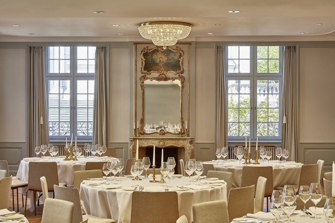 Imagen del bar/restaurante del Hotel La Couronne Restaurant. Foto 5