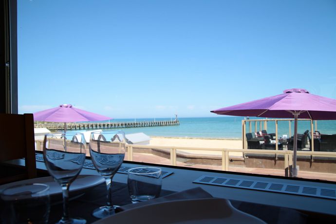 Imagen del bar/restaurante del Hotel La Cremaill&egrave;re, Courseulles-sur-Mer. Foto 3