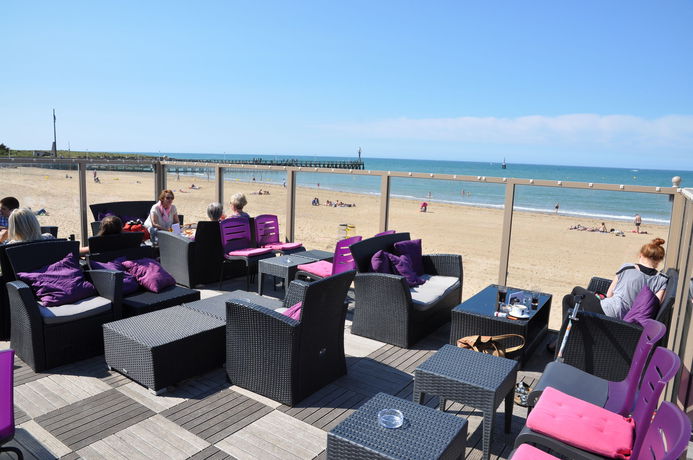 Imagen del bar/restaurante del Hotel La Cremaill&egrave;re, Courseulles-sur-Mer. Foto 4