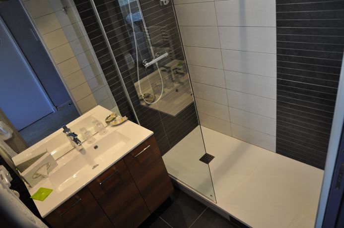 Imagen de la habitación del Hotel La Cremaill&egrave;re, Courseulles-sur-Mer. Foto 8